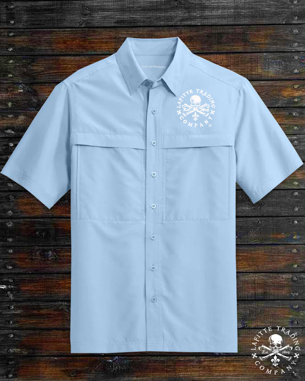 https://www.jeanlafittes.com/cdn/shop/products/jean_lafitte_fishing_shirt_caribbean-blue_front_620x.jpg?v=1701205559